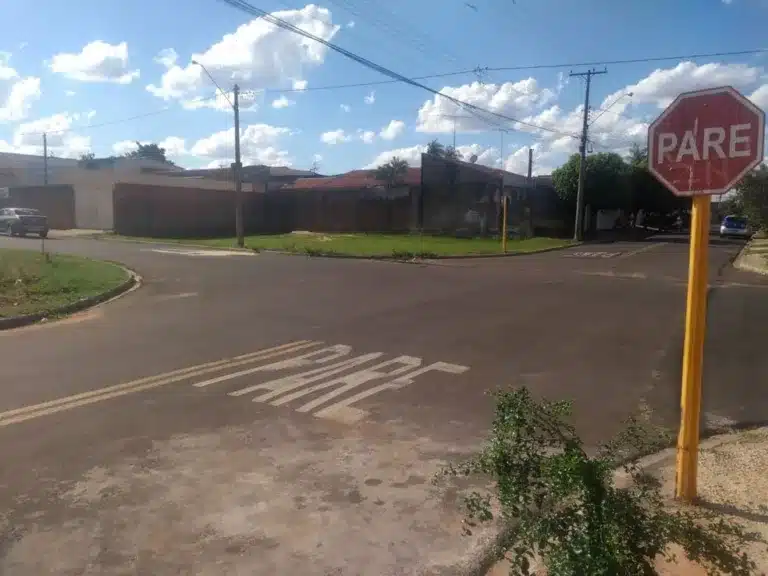 Menino de 6 anos morreu em cruzamento no Parque Bauru — Foto: Jarbas Soares/TV TEM