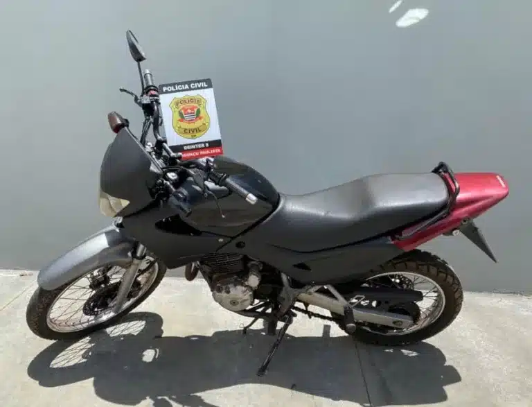 Durante as investigações, os policias civis levantaram que a motocicleta estava escondida em uma casa na Barra Funda