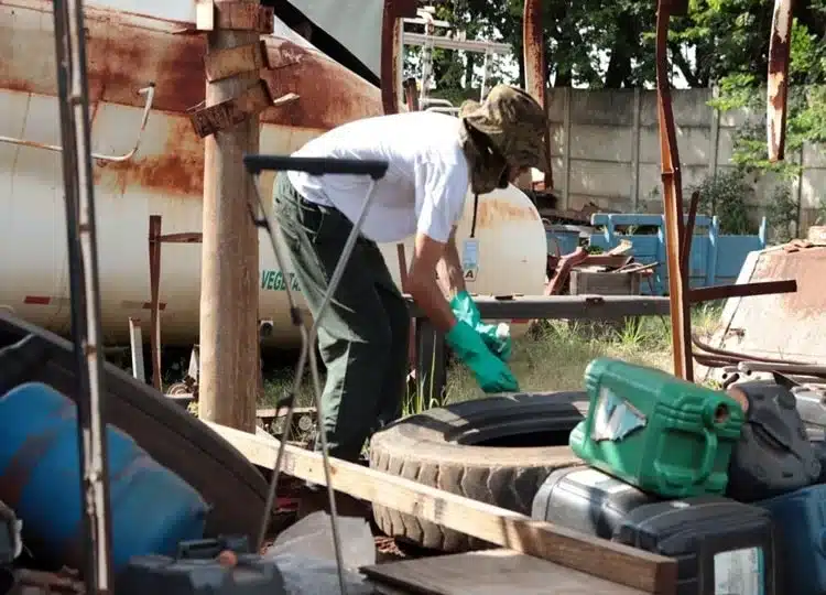 Assis realiza ações para eliminar focos de mosquito e evitar novos casos da doença (Foto: Departamento de Comunicação)