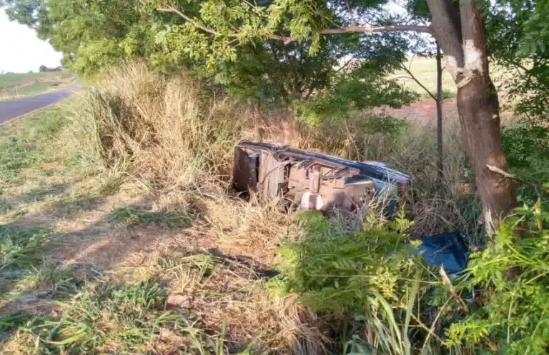 Segundo a Polícia Militar Rodoviária, o veículo transitava sentido Gardênia-Paraguaçu Paulista
