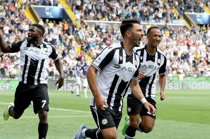 A Udinese está em oitavo lugar no campeonato italiano.